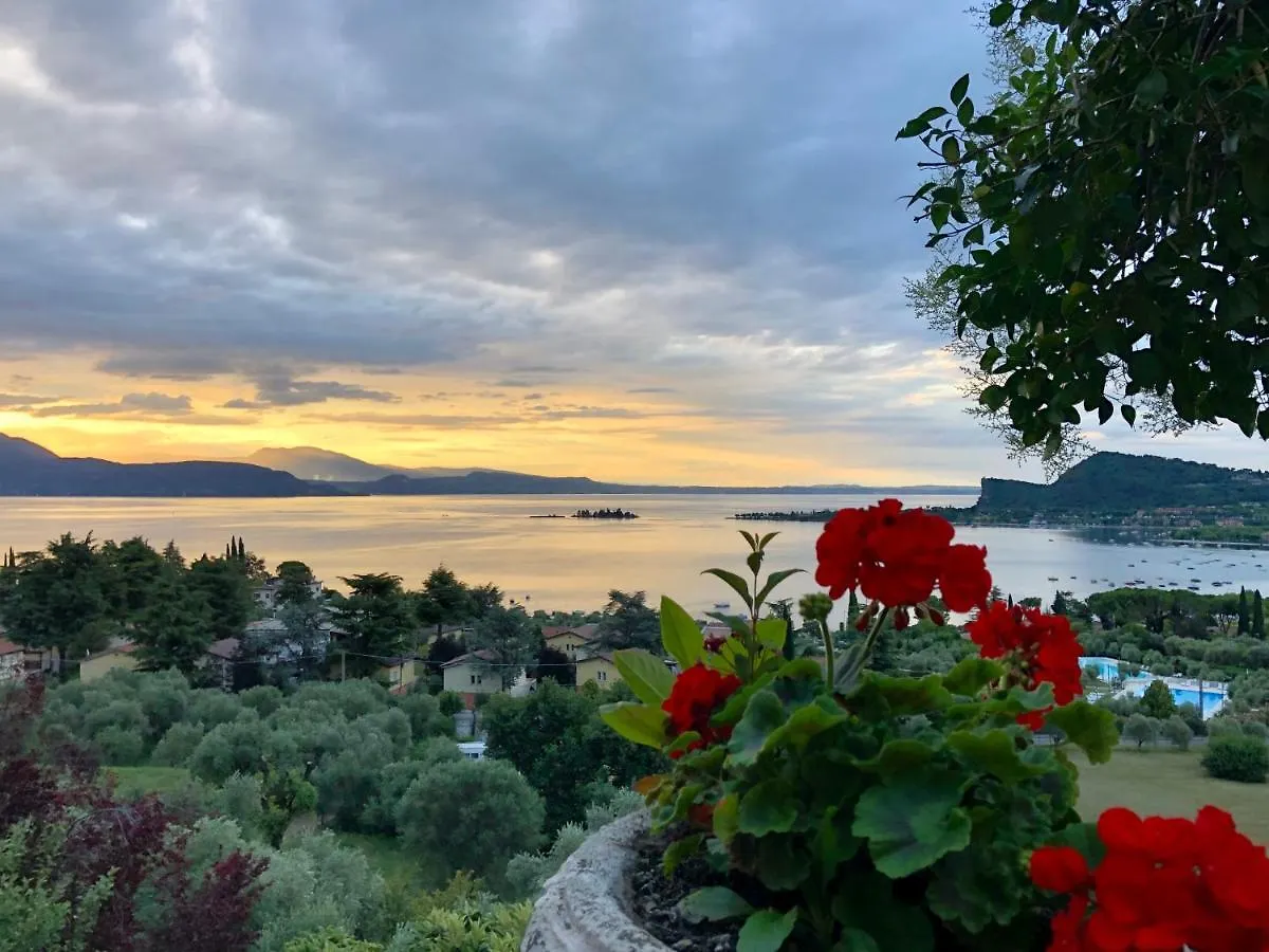 Villa Schindler Manerba del Garda 2*,
